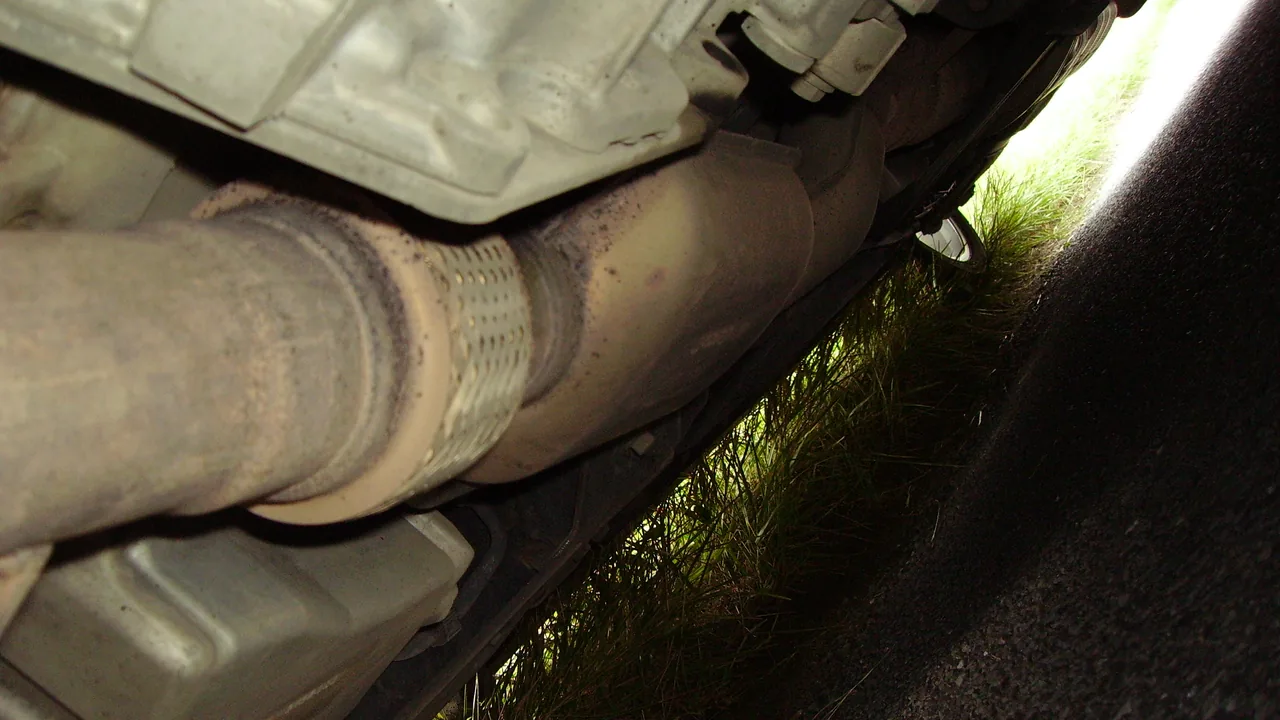 Auto väljalaske katalüsaator, mille tõttu tekib P0420 viga
